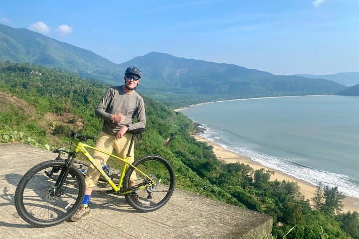 Hai Van Pass & Lap An Lagoon: Private Scenic Cycling from Da Nang