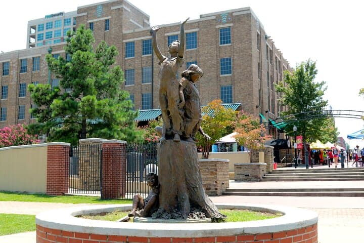 Self-Guided Civil Rights & Presidential Walking Tour — Little Rock Downtown
