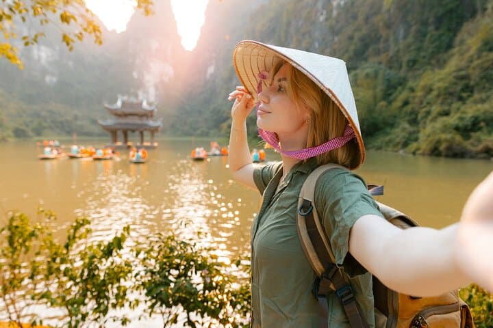 Ninh Binh Day Trip: Hoa Lu, Trang An Sampan Ride & Mua Cave Viewpoint photo 4