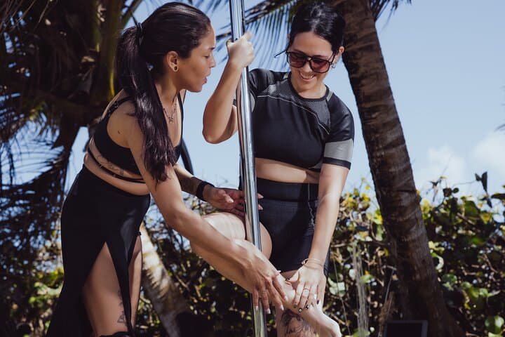 Sunset Pole Dance and Boho Beach Picnic in San Juan — Class & Champagne photo 5