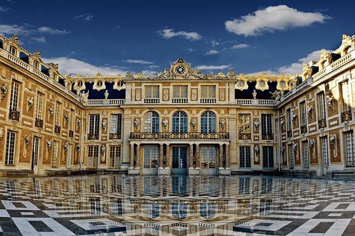 Private Horseback Ride at Versailles: Guided Palace Tour and Royal Gardens Ride photo 3