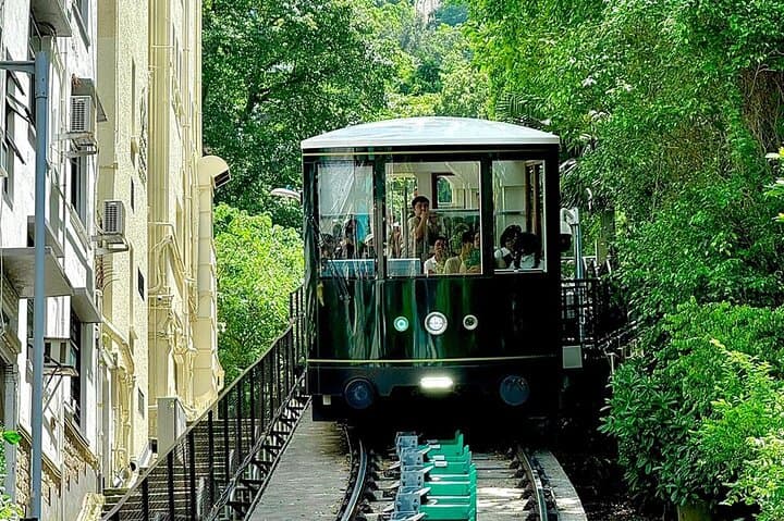 Morning Deluxe Hong Kong Island Tour: Peak Tram, Aberdeen Sampans & Stanley Market photo 6