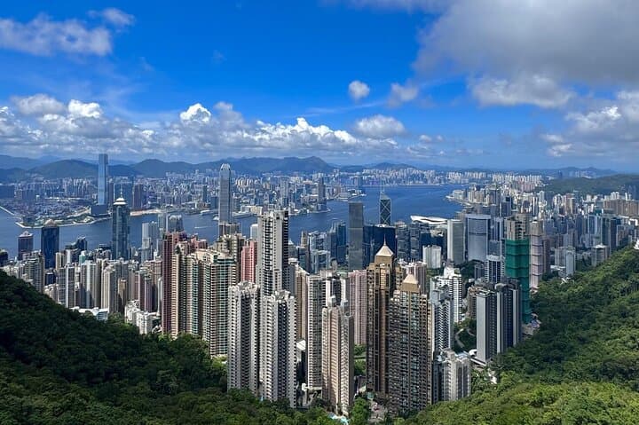 Morning Deluxe Hong Kong Island Tour: Peak Tram, Aberdeen Sampans & Stanley Market photo 4