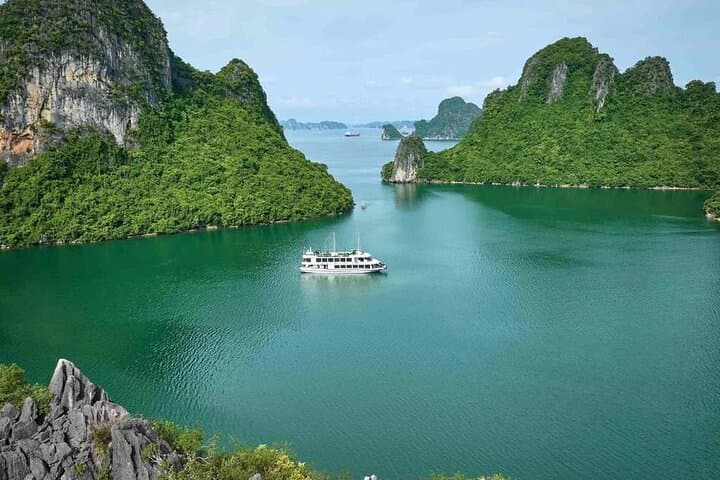 Luxury Halong Bay Day Cruise from Hanoi with Alova Premium photo 4