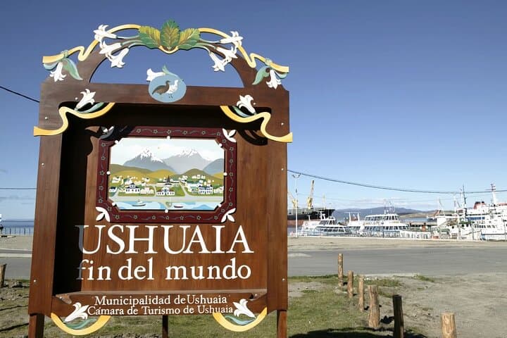 Ushuaia Walking Tour: Discover the Last City Before Antarctica photo 2