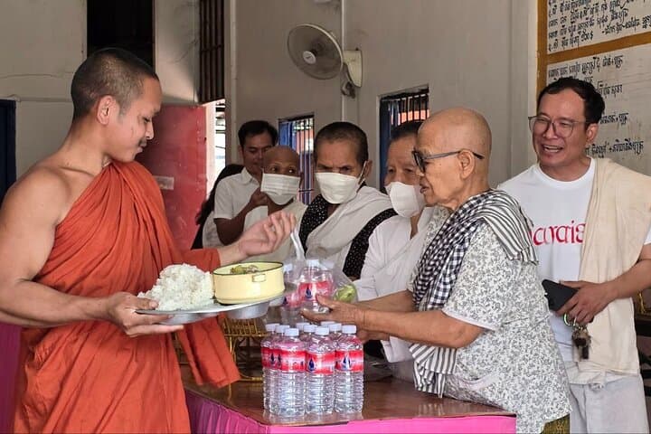 Immersive Siem Reap Village Walk with HUOT Dara photo 6