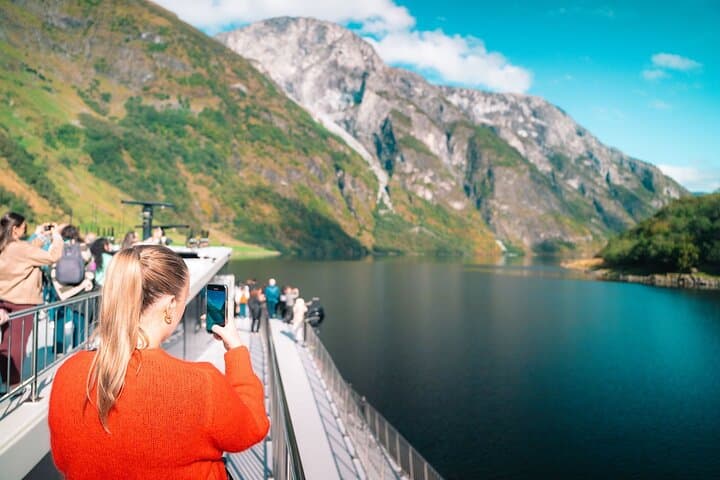 Viking Village & Nærøyfjord Day Trip from Bergen — Gudvangen, Flåm & Stalheim photo 4