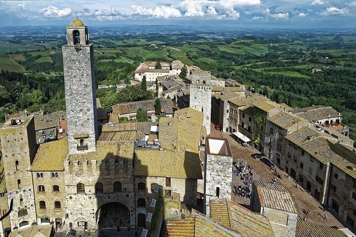 Rome to Florence Private Transfer with San Gimignano Wine & Olive Oil Tasting photo 3