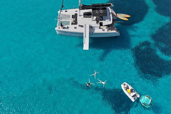 Heraklion to Dia Island Catamaran: Morning Cruise, Water Toys & Healthy Cretan Brunch