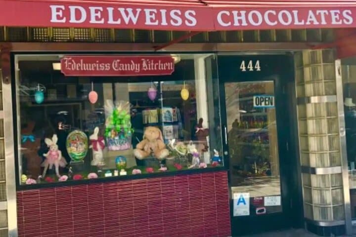 Beverly Hills Sweet Streets: Self-Guided Chocolate Tour Guide photo 4