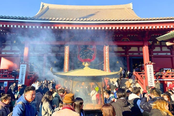 Asakusa Temples & Shrines Walking Tour: Senso-ji, Nakamise and Local Rituals photo 3