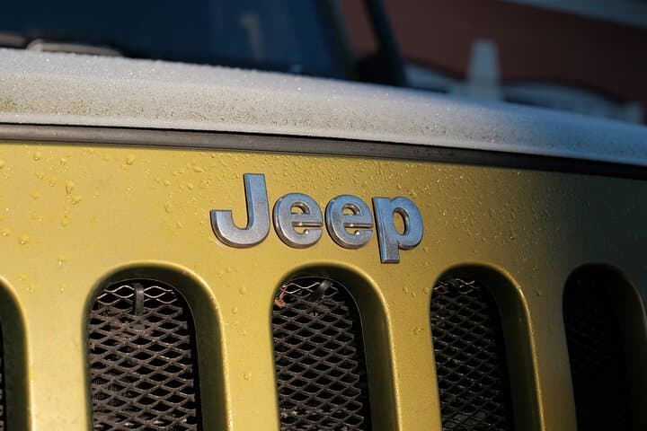 Top-Down Freedom: Jeep Wrangler Convertible Rental in Miami photo 3