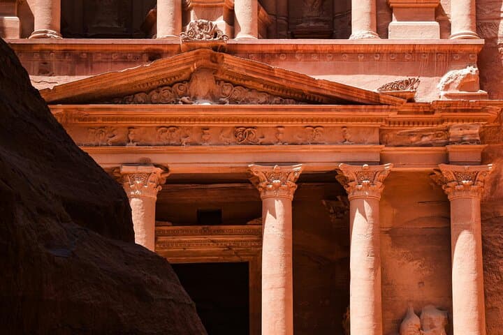 Petra and Wadi Rum: Jeep Safari with Electric Golf Cart to the Treasury photo 5