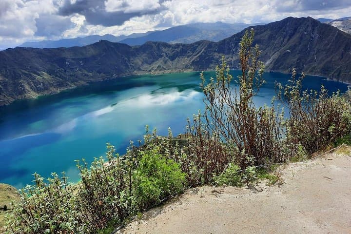 Full-Day Quilotoa Crater Lake & Tigua Art: Hike, Mule Ride & Lunch from Quito