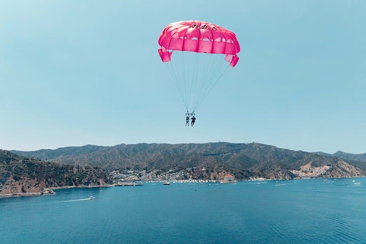 800-Foot Parasailing Over Avalon Bay — Catalina Island Flight photo 4