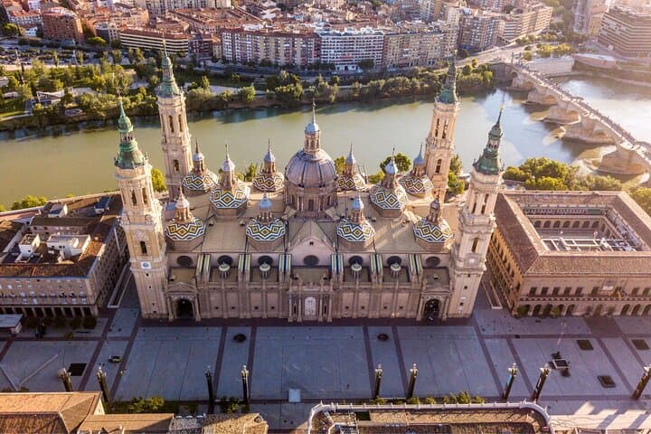 Zaragoza Scavenger Hunt: Self-Guided Highlights Walking Tour photo 2