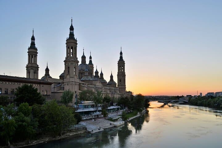 Zaragoza Scavenger Hunt: Self-Guided Highlights Walking Tour photo 5