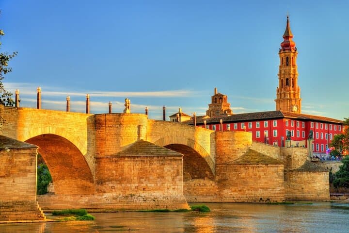 Zaragoza Scavenger Hunt: Self-Guided Highlights Walking Tour