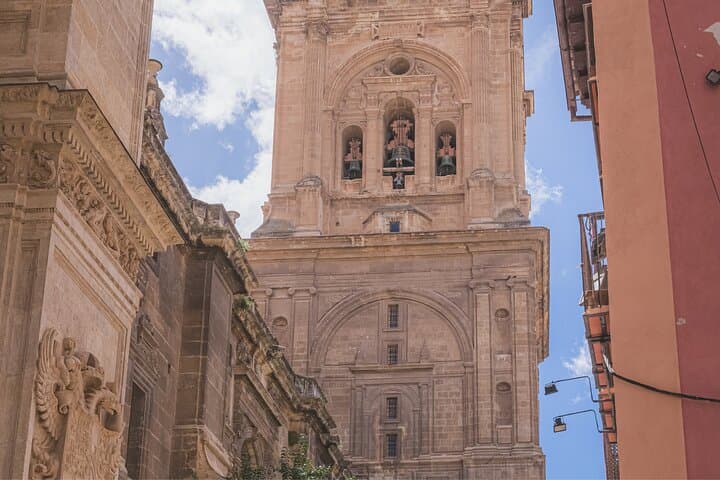 Granada Scavenger Hunt: Self-Guided Highlights Walking Tour photo 3