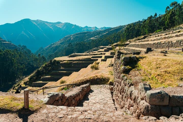 2-Day Sacred Valley & Short Inca Trail to Machu Picchu — Sun Gate Sunset Hike photo 2