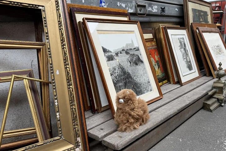 Explore Paris’ Marché aux Puces de Saint-Ouen: Private Guided Flea Market Walking Tour photo 6