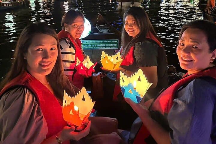 Evening Lantern Boat Ride on Hoi An’s Hoai River