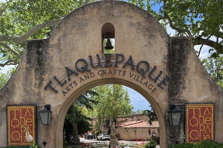 Sedona City Highlights Private Tour — Red Rock Views, Vortex Sites & Arts Village photo 4