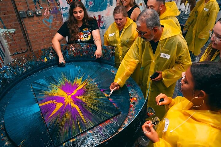 Private Spin Art Experience in Houston — 45-Minute Hands-On Spin Art Workshop