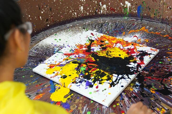 Private Spin Art Experience Los Angeles: Team-Building Spin-Art Canvas Workshop photo 2