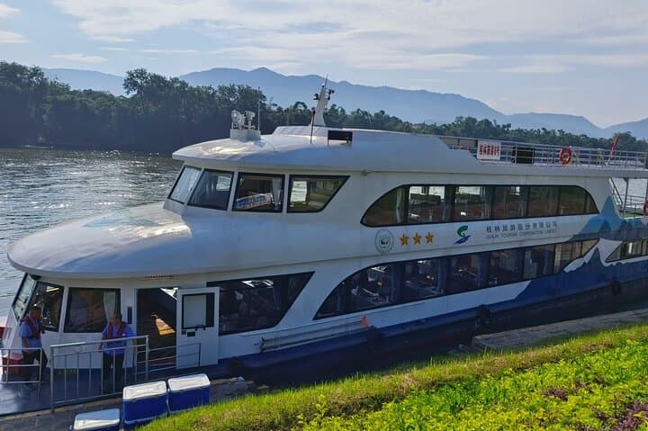 Guilin to Yangshuo Li River Cruise: A Private Day Through Karst Peaks and Riverside Villages