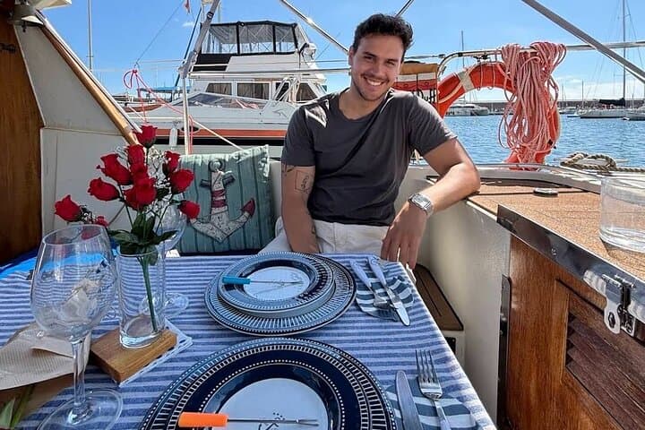 Private Sunset Dinner in Barcelona Port: Romantic Boat Experience photo 5