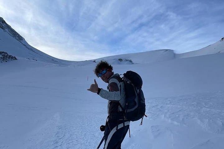 Guided Skiing in the Jungfrau Ski Region: Full-Day Ski Tour from Interlaken photo 3