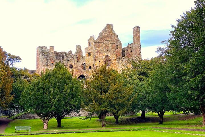 Castles and Cliffs: St Abbs Head, Tantallon & Whisky Tasting Day Trip from Edinburgh