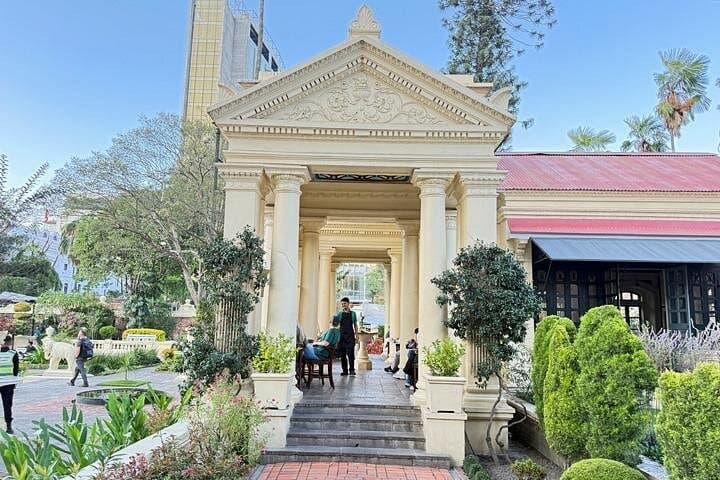 Thamel Shopping and Garden of Dreams Walking Tour in Kathmandu photo 1