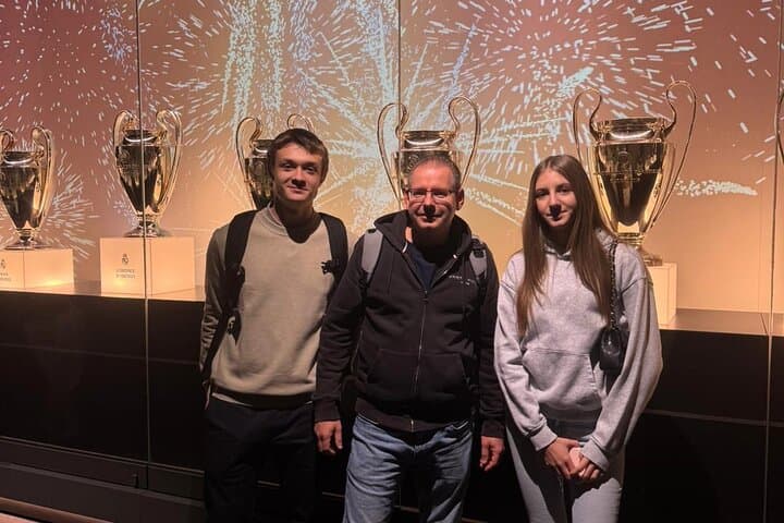 Real Madrid Matchday Experience at Santiago Bernabéu — Local-Led Game Day photo 5