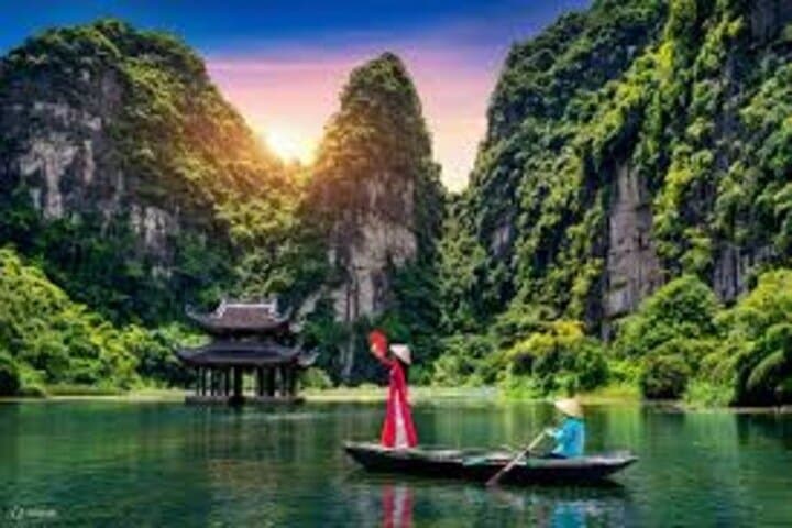 15-Day Complete Vietnam Exploration: Ha Long Bay to Mekong Delta Adventure photo 6