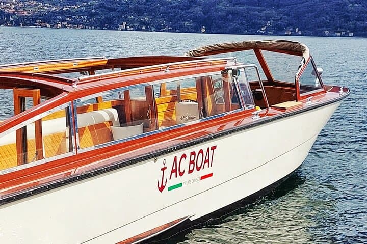 One-Hour Shared Venetian Limousine on Lake Como: Villas, Gardens & Shoreline Views photo 2
