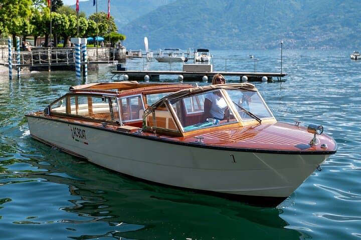 One-Hour Shared Venetian Limousine on Lake Como: Villas, Gardens & Shoreline Views