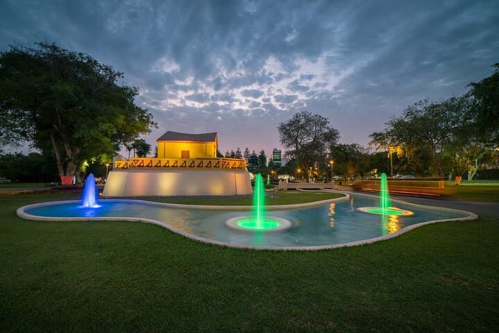 Night at Lima's Magic Water Circuit: Interactive Fountain Show & Guided Park Walk photo 5