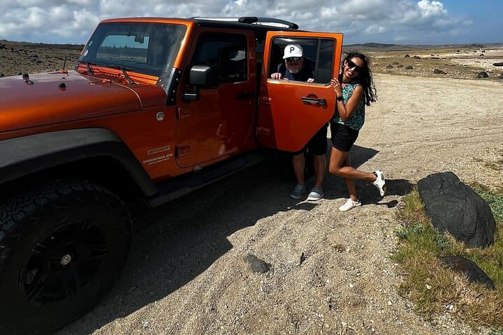 Full-Day Aruba Private Jeep Tour: Arikok Park, Beaches & Snorkeling