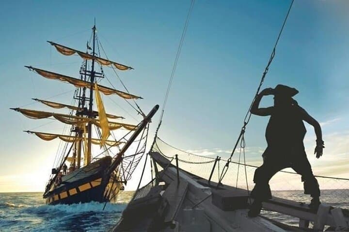 Sunset Pirate Cruise to El Arco — Cabo San Lucas Dinner & Show photo 5