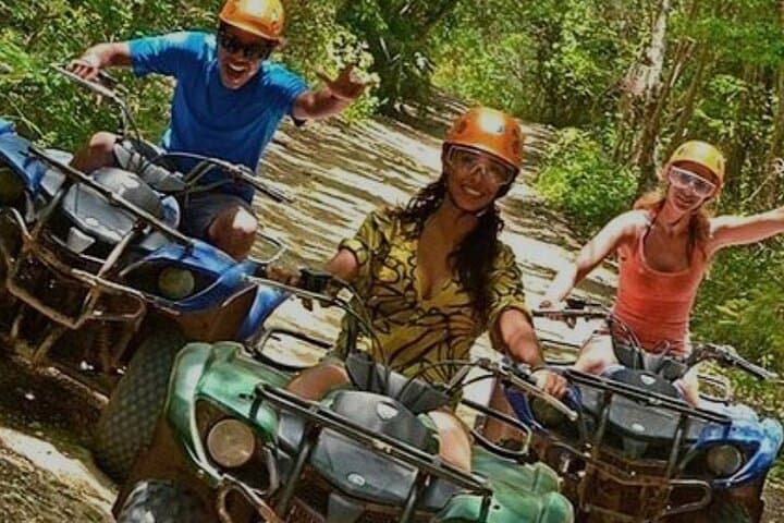 Roatán Off-Trail ATV and West Bay Beach with Chocolate & Rum Tasting