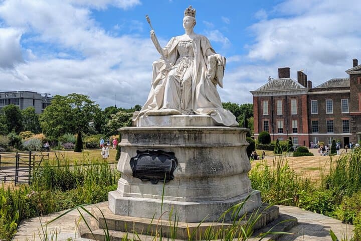 Kensington Palace & Gardens Walking Tour — Palace Sights, Sculptures & Café Refreshments photo 4