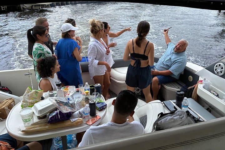 Private Sea Ray 500 Sundancer Yacht Charter in Miami — Biscayne Bay Cruise photo 2