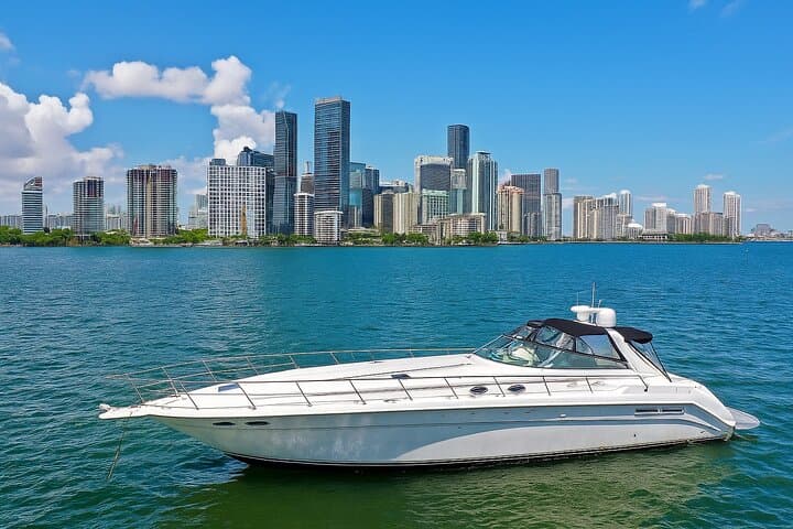 Private Sea Ray 500 Sundancer Yacht Charter in Miami — Biscayne Bay Cruise photo 3