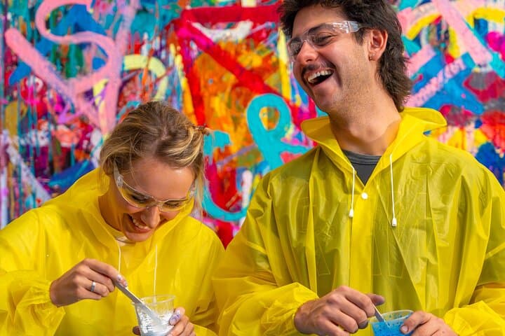 Private Spin Art Experience Los Angeles: Team-Building Spin-Art Canvas Workshop photo 4