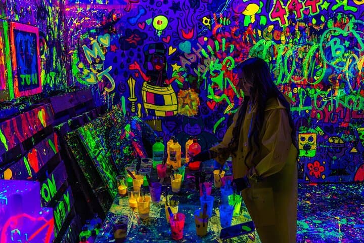Neon Paint Therapy Experience in Chicago — Glow Art Session for Adults photo 3
