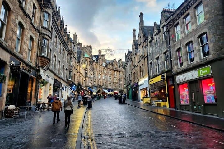 Guided Old Town Walking Tour in Edinburgh — Royal Mile, Calton Hill & Historic Sights photo 2