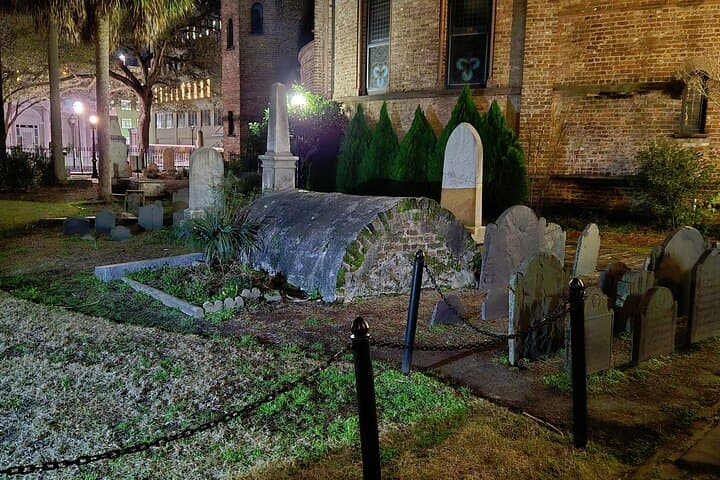 Haunted Charleston Night Walking Tour — 1-Hour Ghosts & Graveyards