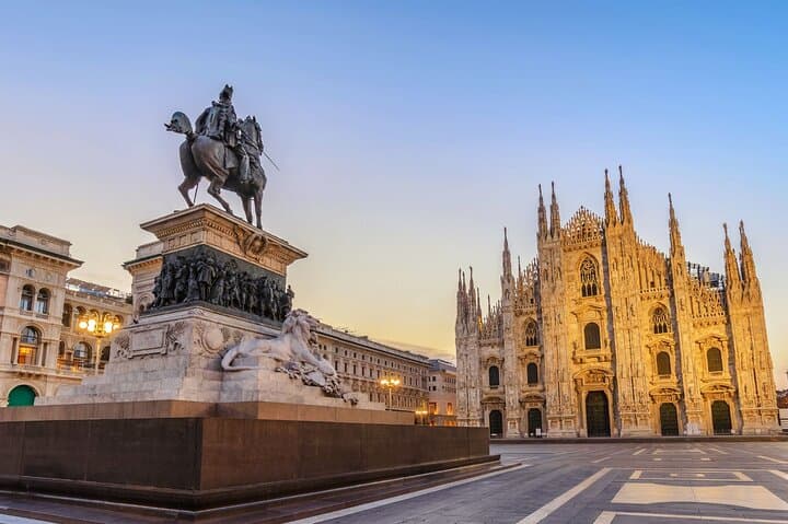 Milan Like a Local: Private Walking Tour Through Duomo, Brera & Navigli